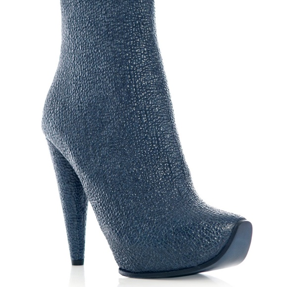 NIB ACNE Studios Araceli Texture leather boots